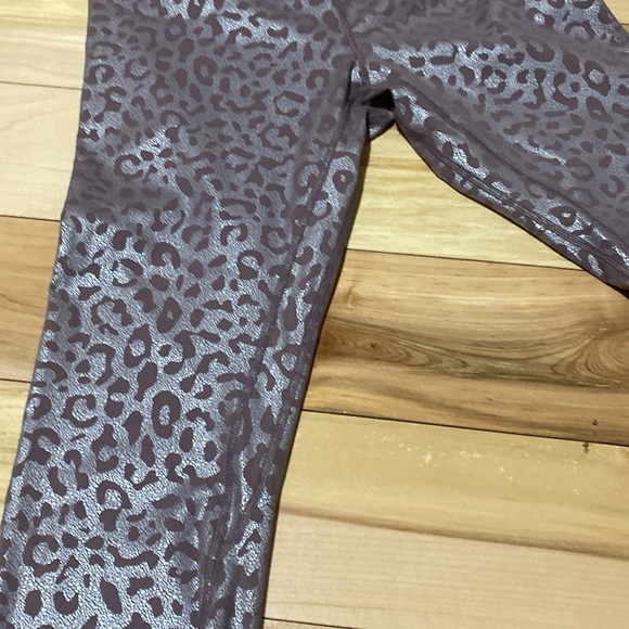 Zyia Leopard Print Leggings - Picture 6 of 8